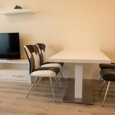 South Bay Luxury شقة