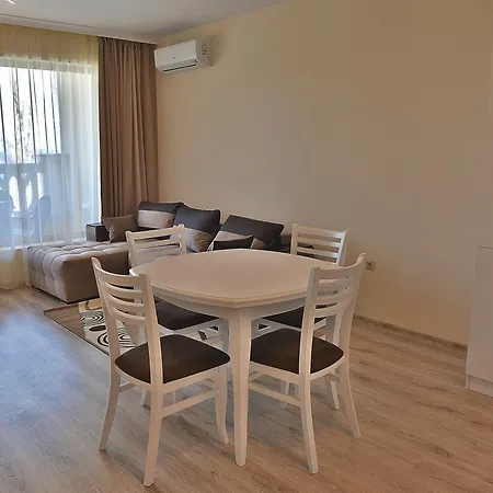 South Bay Luxury Apartmán *